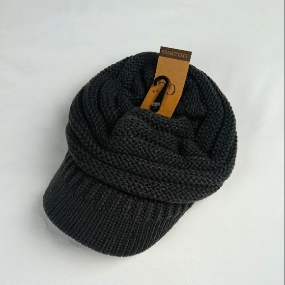 C.C Womens Knitted Cap. - Picture 9 of 11